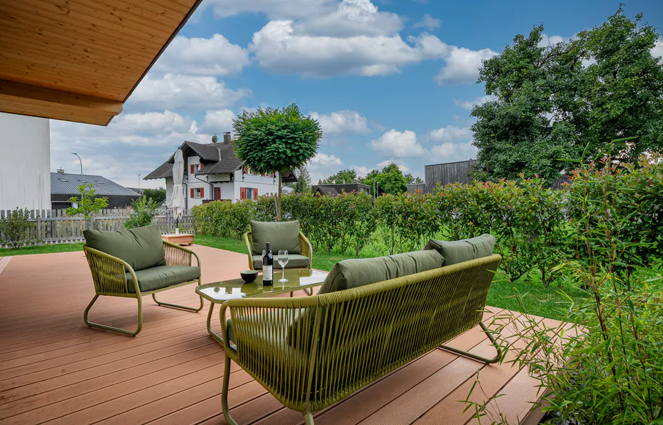Terrasse und Garten des SEEHAUS HARD